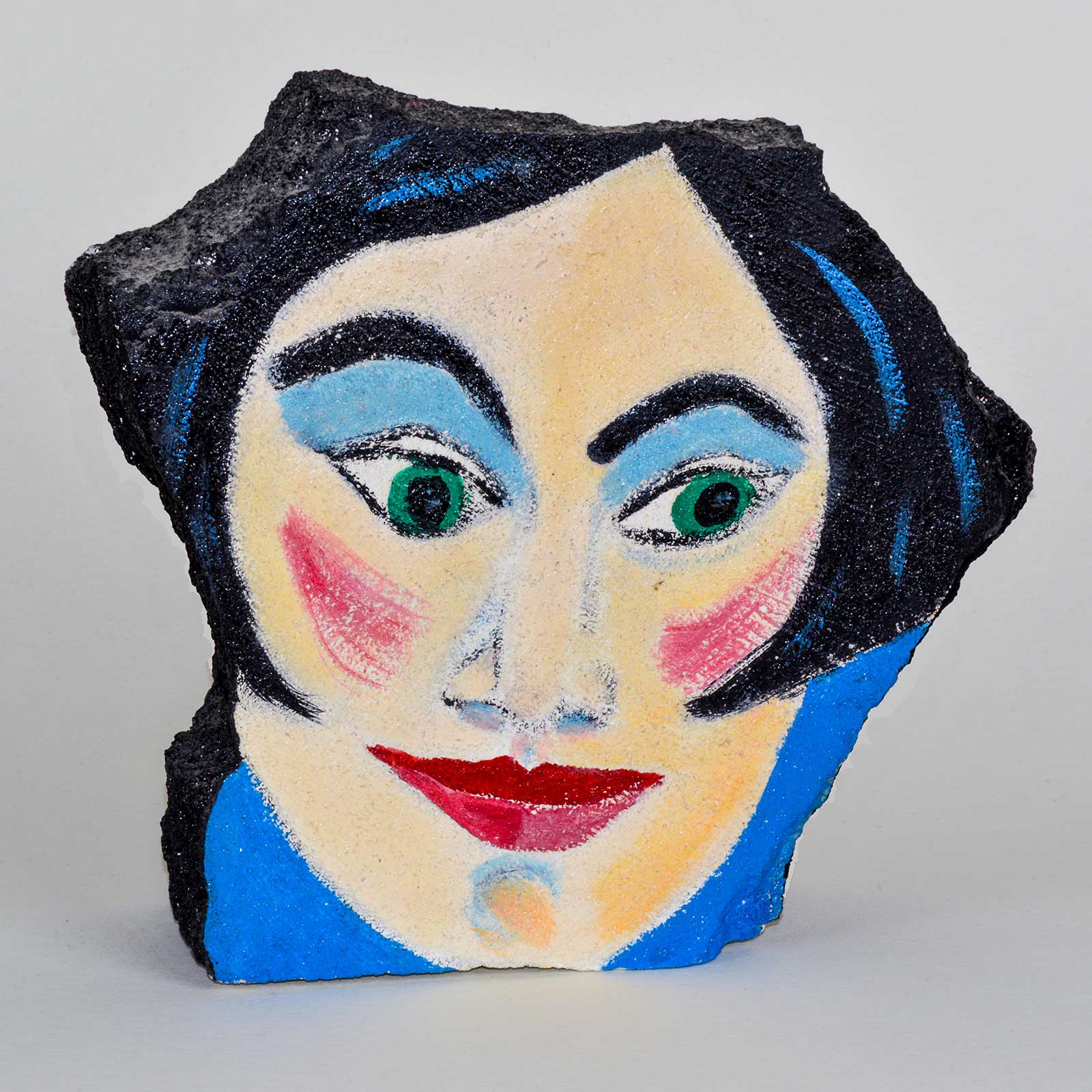 Vrouw met zwart haar, gasbeton